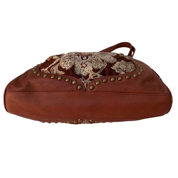 Isabella Fiore Shoulder Bag - Picture 7 of 10